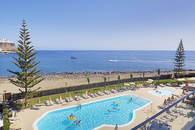 Apartment FRONT LINE BEACH PLAYA DEL CURA Puerto Rico - Properties Abroad Gran Canaria